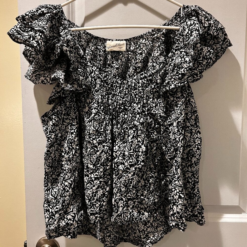 Universal Thread Short Sleeve Floral Blouse